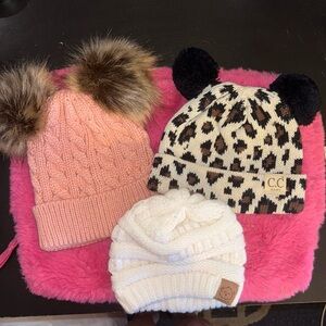 NWOT CC Kids, KeaBabies and Brandless 2 Double Pom Beanies Baby/Toddler/Kid b